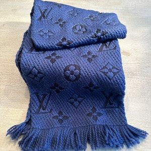 Louis Vuitton Winter Scarf with box, ribbon, receipt.